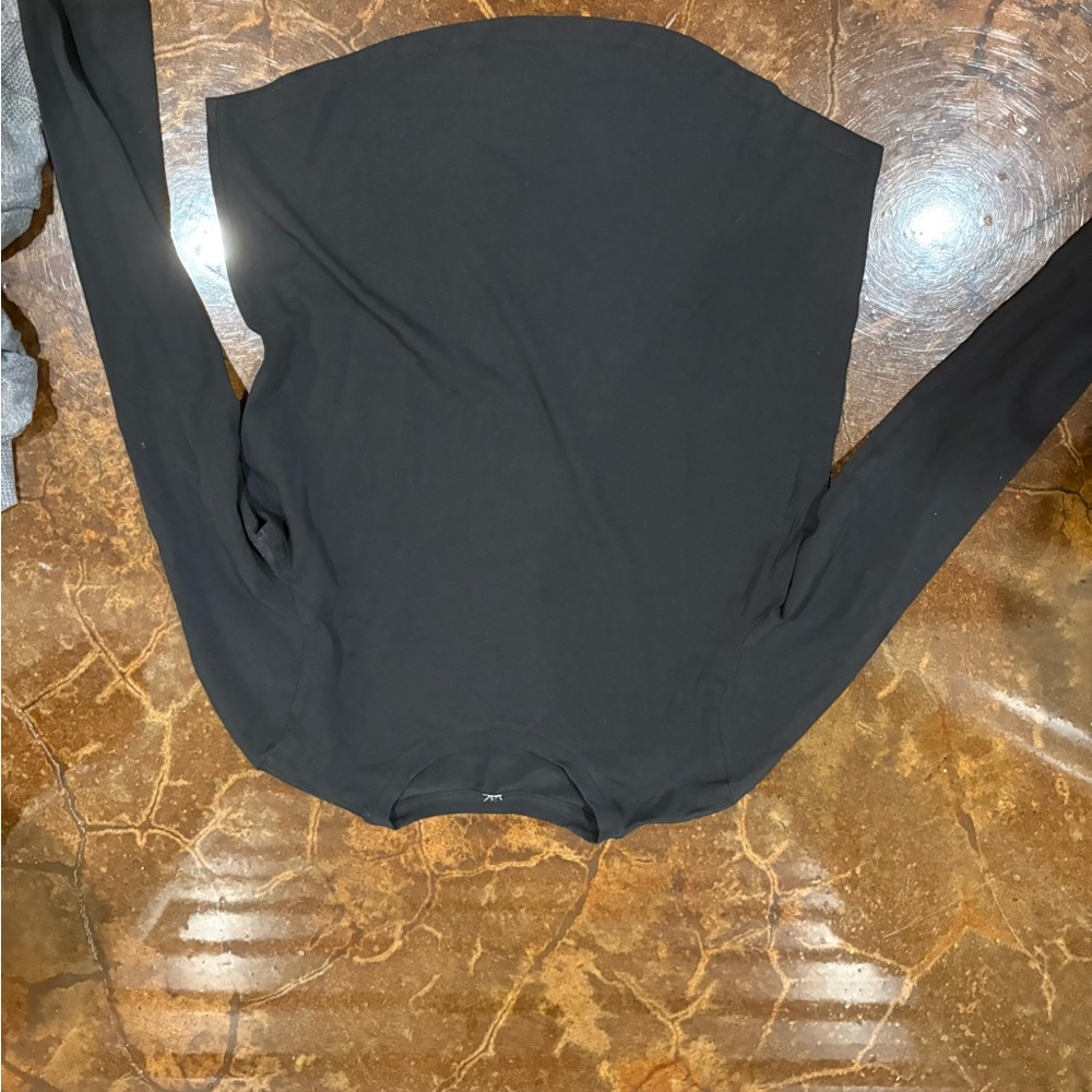 Lululemon Casual Black Long Sleeve Top